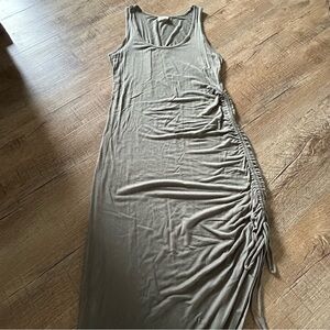 Chic Sleeveless Maxi Dress in Taupe